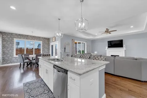 892 West Woodlawn Road New Lenox IL 60451