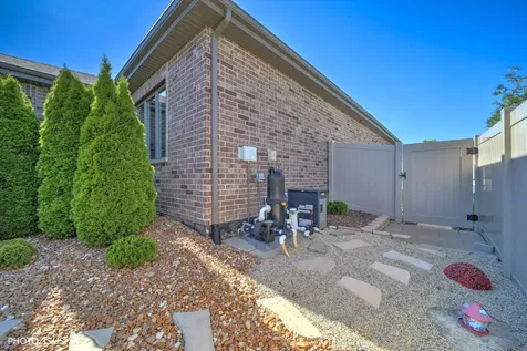 892 West Woodlawn Road New Lenox IL 60451