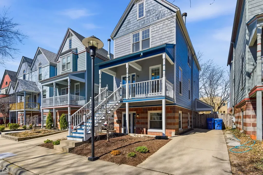 4701 South Woodlawn Avenue Chicago IL 60615