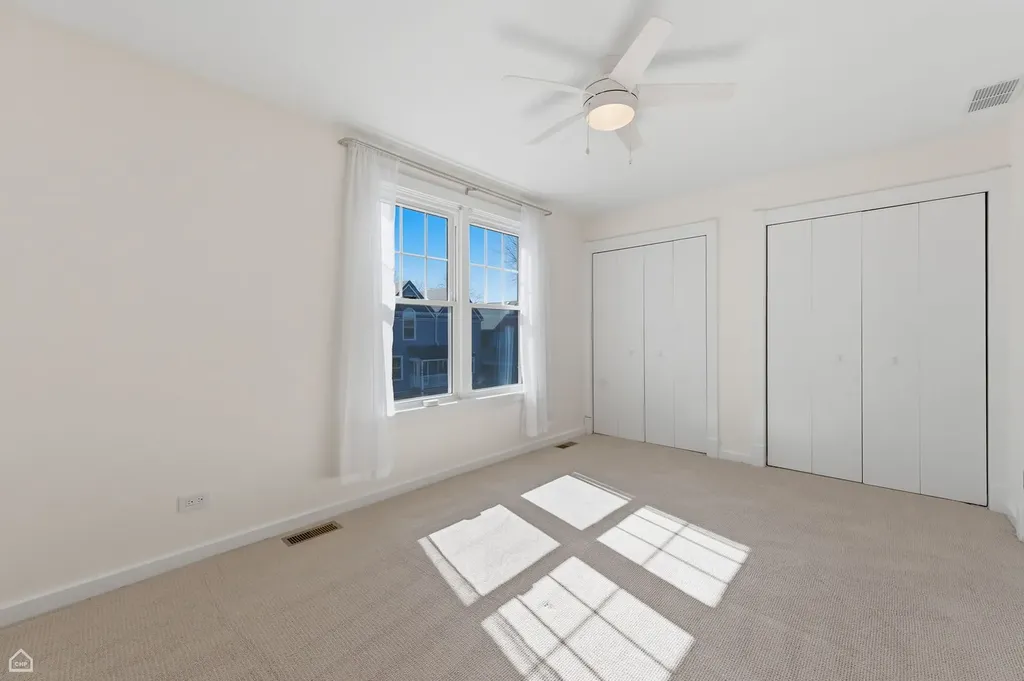 4701 South Woodlawn Avenue Chicago IL 60615