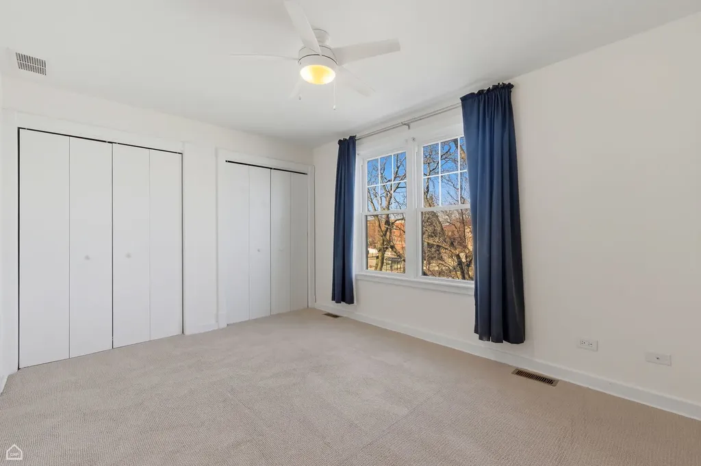 4701 South Woodlawn Avenue Chicago IL 60615