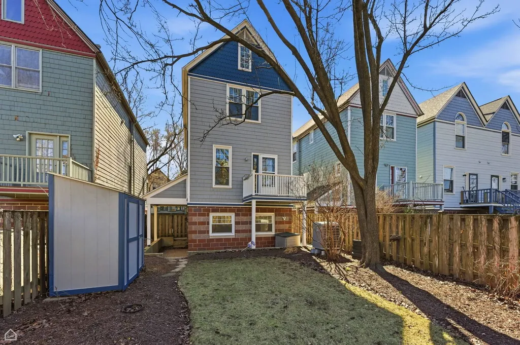 4701 South Woodlawn Avenue Chicago IL 60615