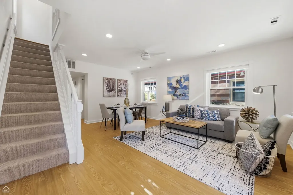 4701 South Woodlawn Avenue Chicago IL 60615