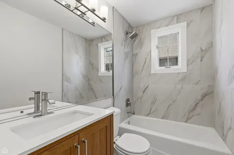 4701 South Woodlawn Avenue Chicago IL 60615