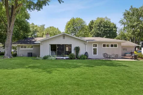 1108 South 6th Street St. Charles IL 60174