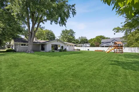 1108 South 6th Street St. Charles IL 60174