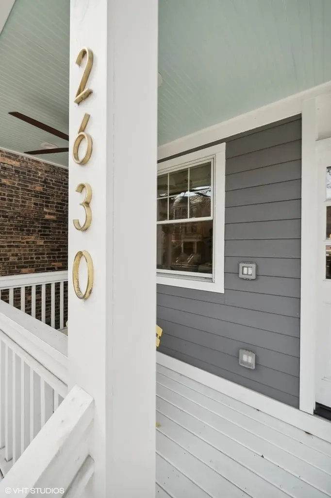 2630 North Whipple Street Chicago IL 60647