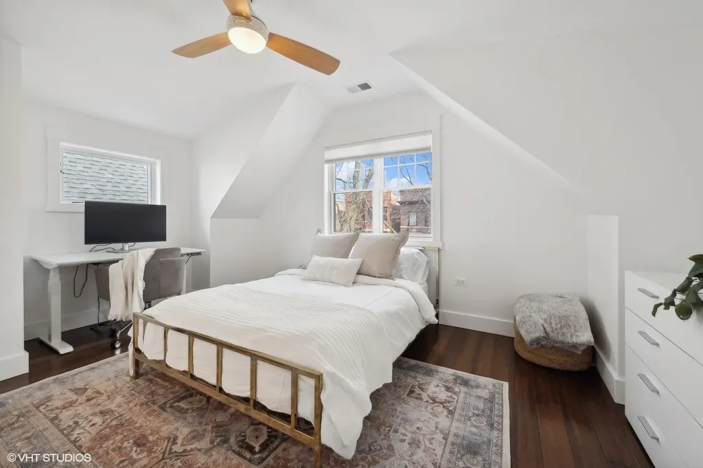 2630 North Whipple Street Chicago IL 60647