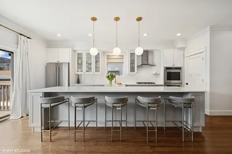 2630 North Whipple Street Chicago IL 60647