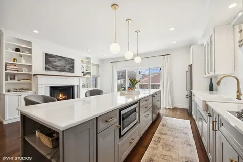 2630 North Whipple Street Chicago IL 60647