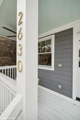 2630 North Whipple Street Chicago IL 60647