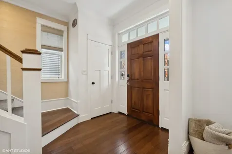 2630 North Whipple Street Chicago IL 60647
