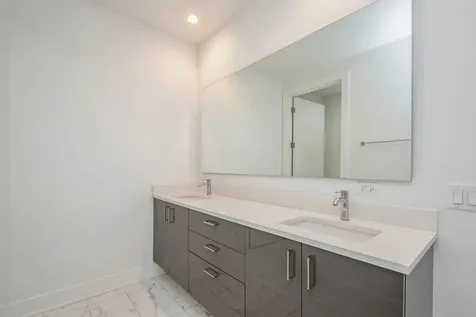 1701 West Webster Avenue Chicago IL 60614