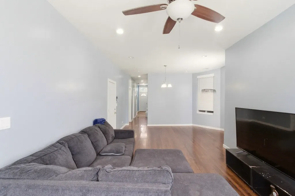 203 North Leamington Avenue Chicago IL 60644
