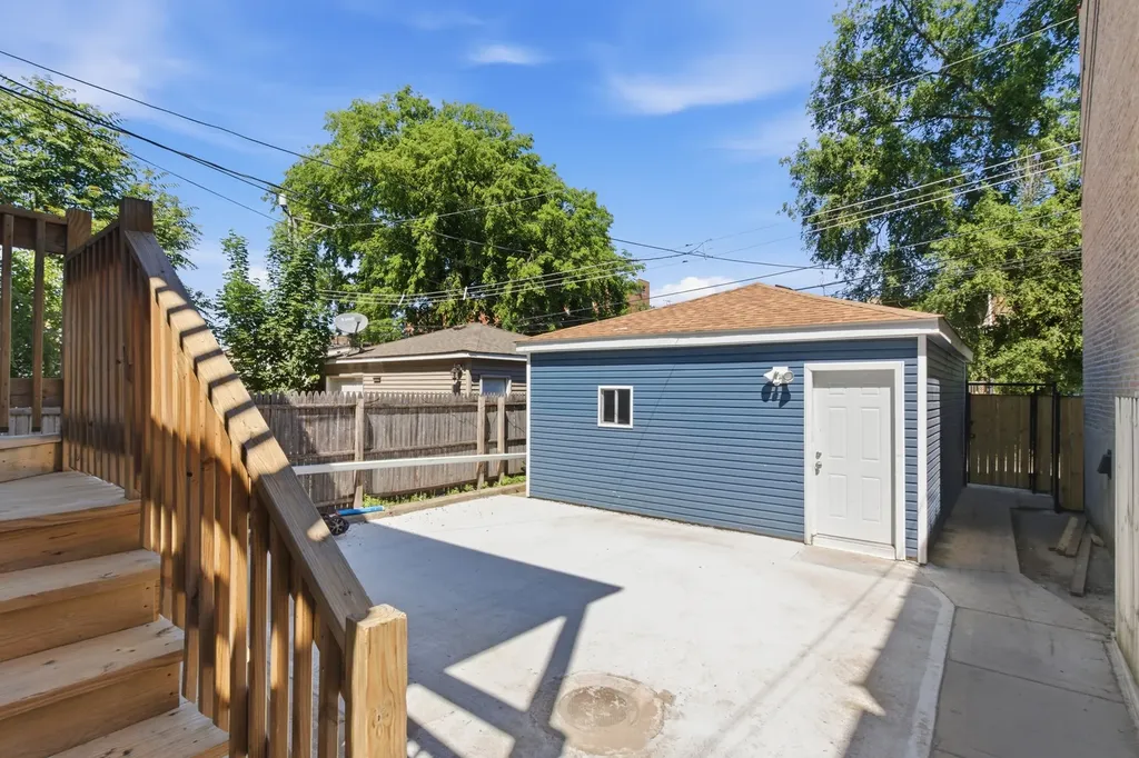 203 North Leamington Avenue Chicago IL 60644