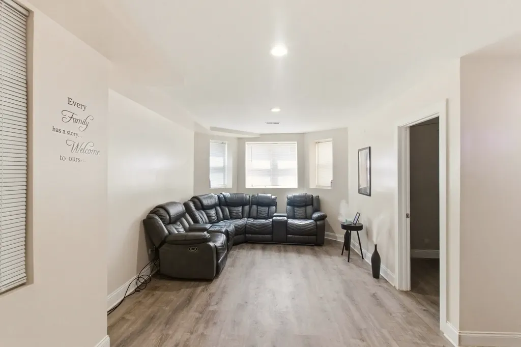 203 North Leamington Avenue Chicago IL 60644