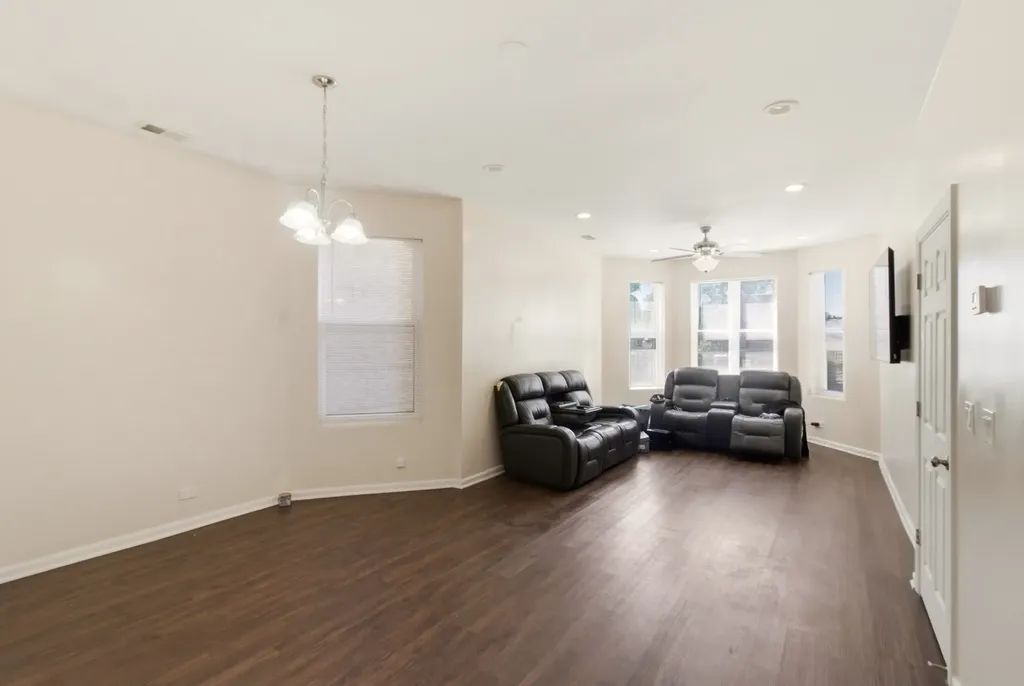 203 North Leamington Avenue Chicago IL 60644