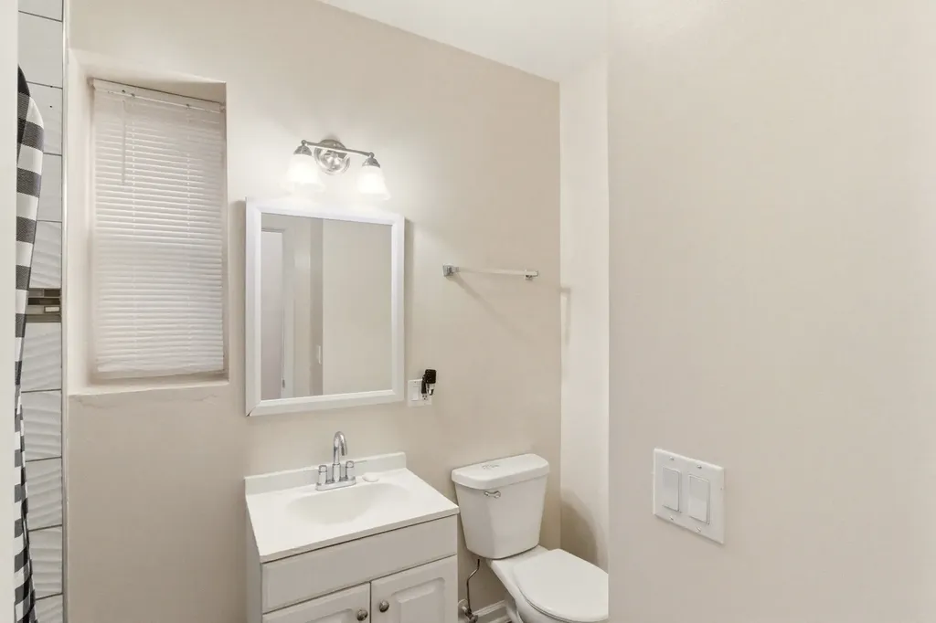 203 North Leamington Avenue Chicago IL 60644