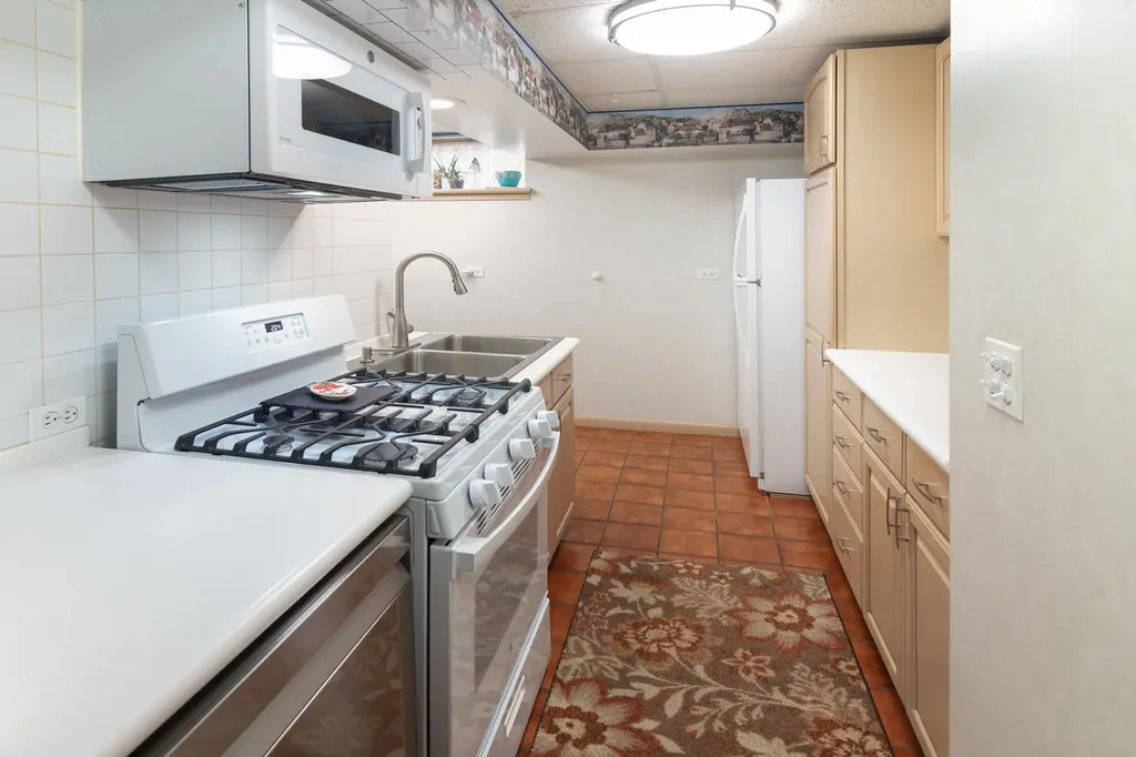 4917 North Nottingham Avenue Chicago IL 60656