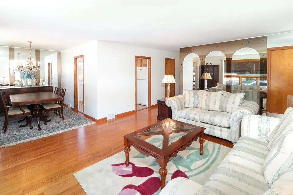 4917 North Nottingham Avenue Chicago IL 60656