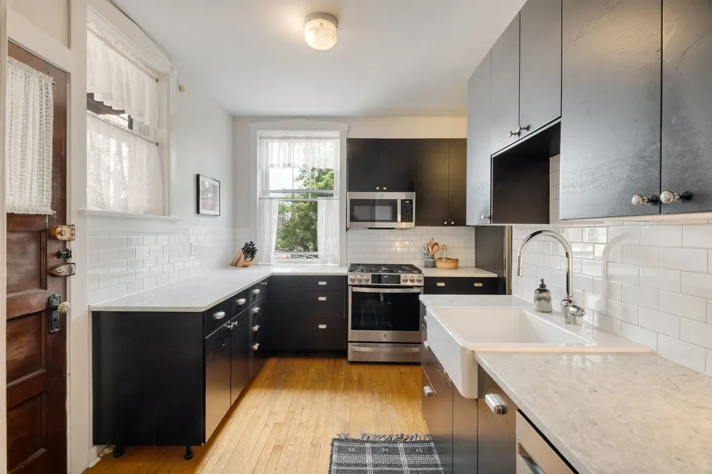 1442 West Summerdale Avenue Chicago IL 60640