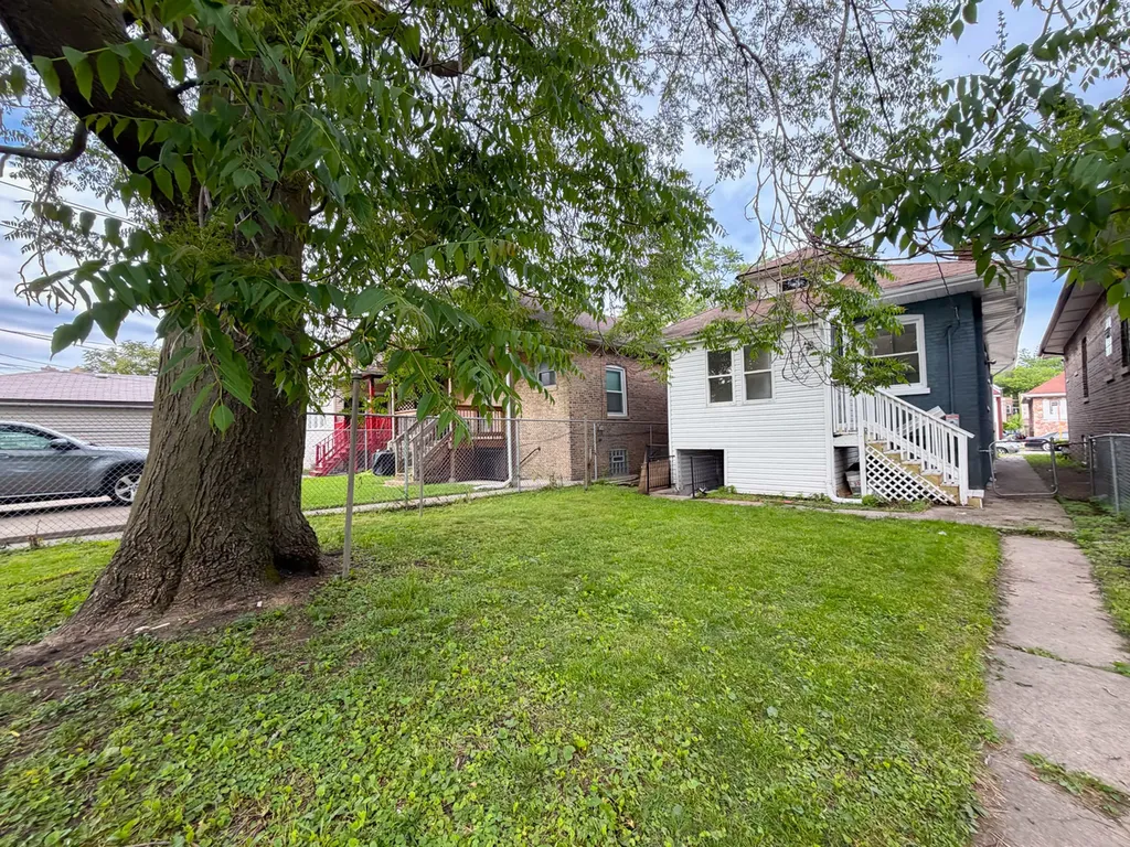 7618 South Carpenter Street Chicago IL 60620