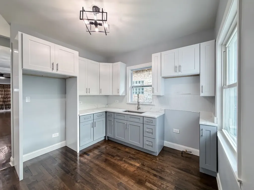 7618 South Carpenter Street Chicago IL 60620