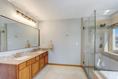 1807 Ballina Lane Mchenry IL 60050