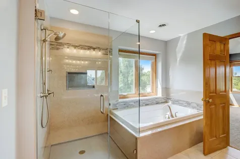 1807 Ballina Lane Mchenry IL 60050