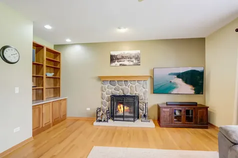 1807 Ballina Lane Mchenry IL 60050