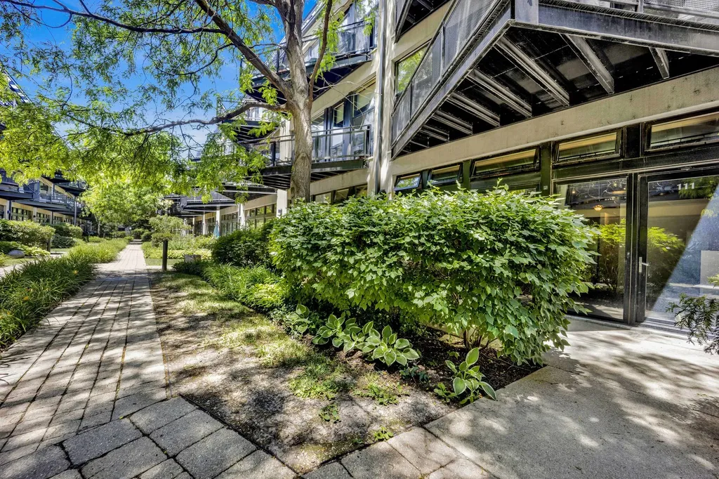 1111 West 14th Place Chicago IL 60608