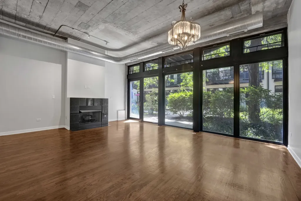 1111 West 14th Place Chicago IL 60608