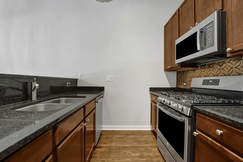 1111 West 14th Place Chicago IL 60608