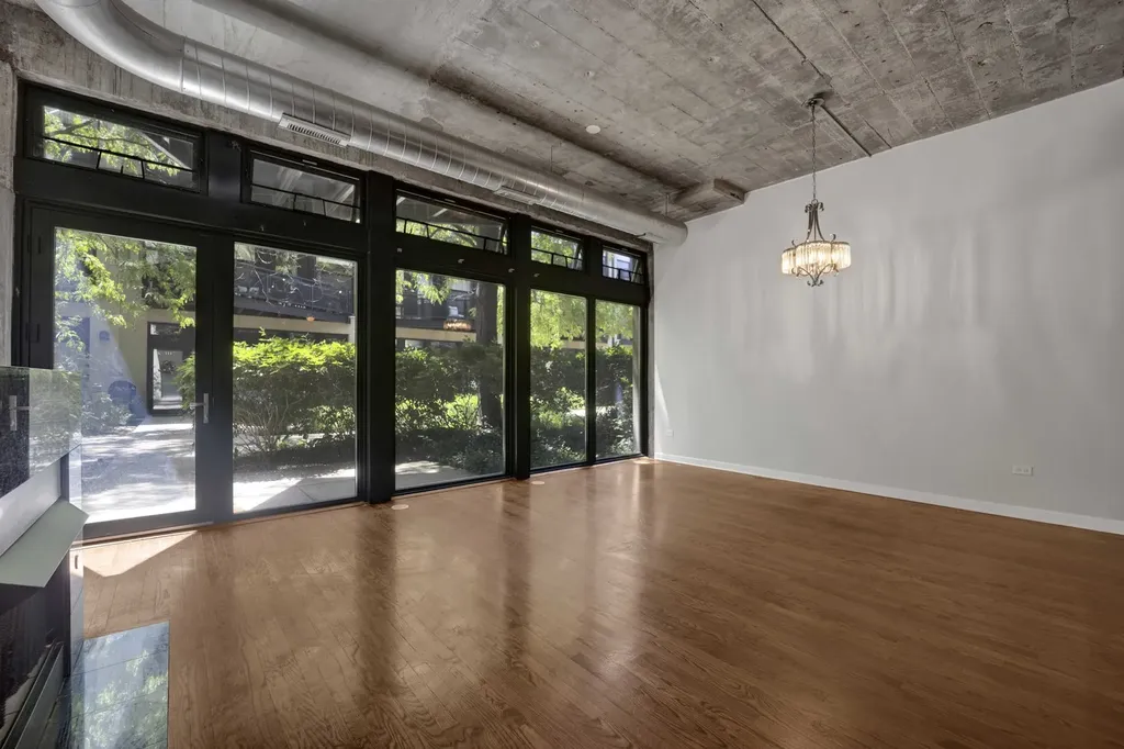 1111 West 14th Place Chicago IL 60608