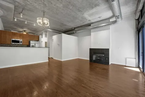 1111 West 14th Place Chicago IL 60608