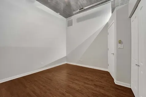 1111 West 14th Place Chicago IL 60608
