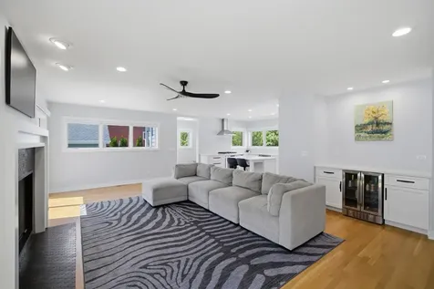 116 North Pine Avenue Arlington Heights IL 60004