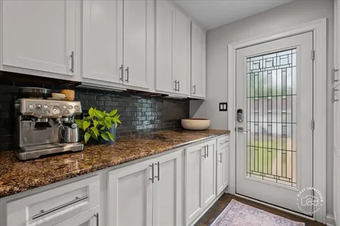 42 North 13th Avenue St. Charles IL 60174