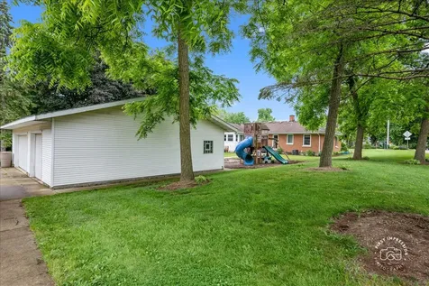 42 North 13th Avenue St. Charles IL 60174