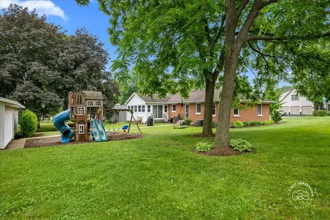 42 North 13th Avenue St. Charles IL 60174