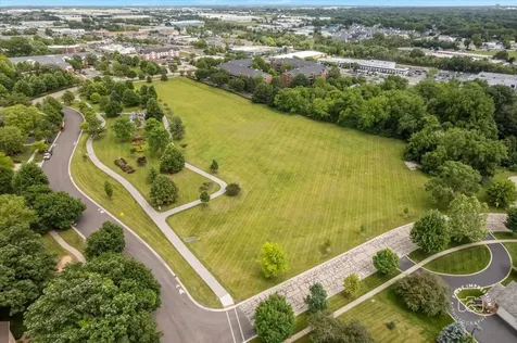 42 North 13th Avenue St. Charles IL 60174