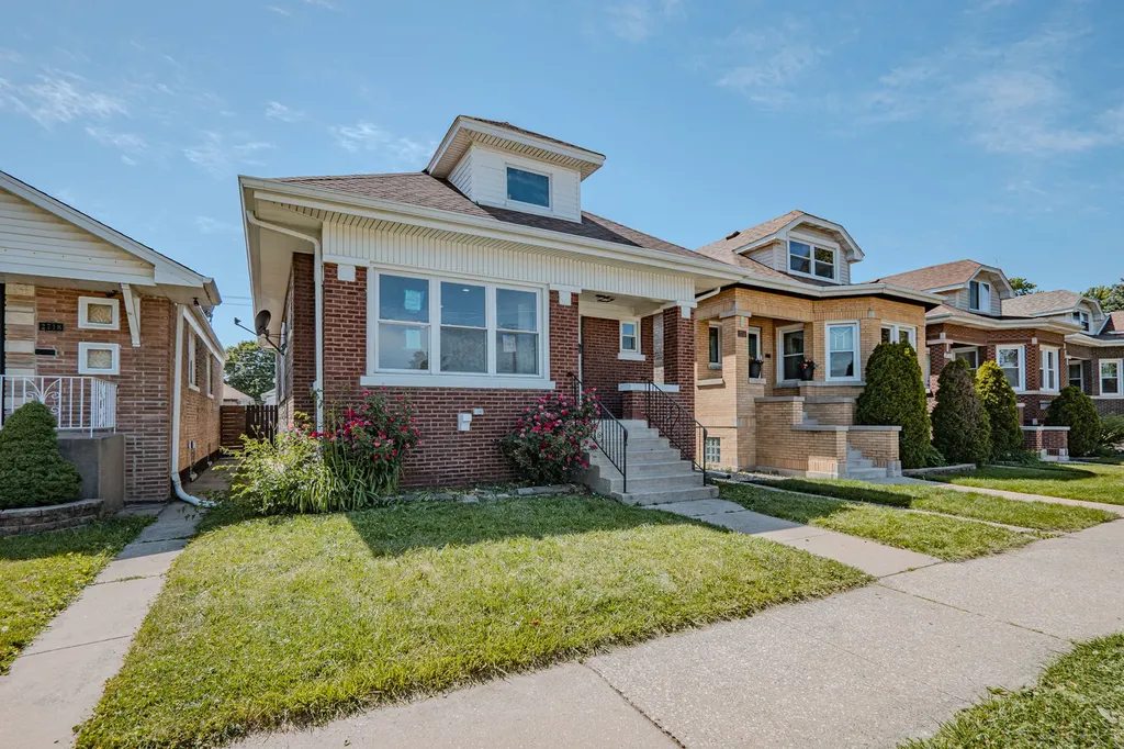 2716 East Avenue Berwyn IL 60402