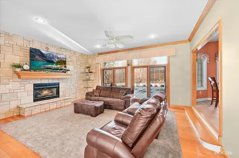 3068 East 1879th Road Ottawa IL 61350