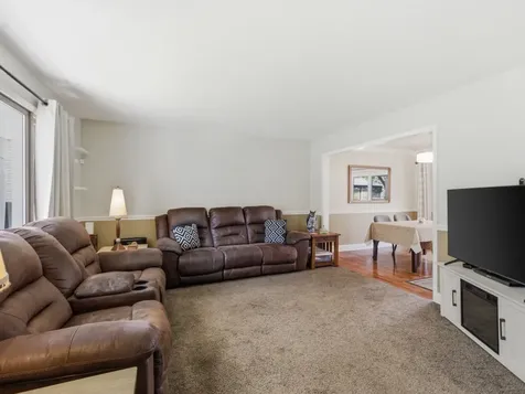 1158 Pinetree Lane Bartlett IL 60103