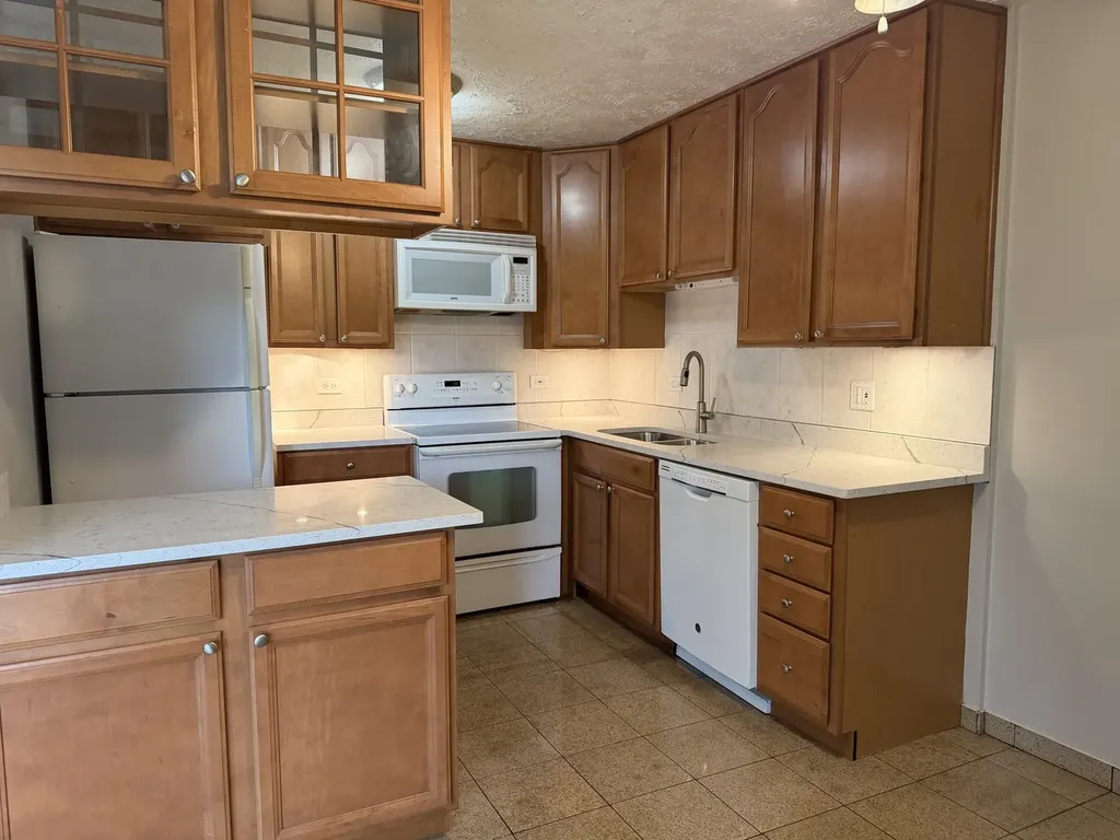 2200 Arbor Circle Downers Grove IL 60515