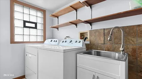 29 Mayfair Lane Aurora IL 60504