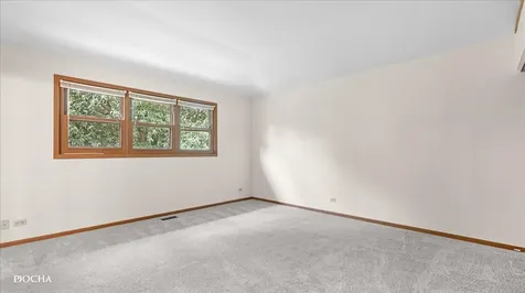 29 Mayfair Lane Aurora IL 60504