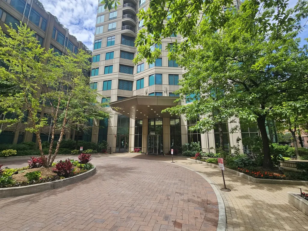 400 North La Salle Drive Chicago IL 60654