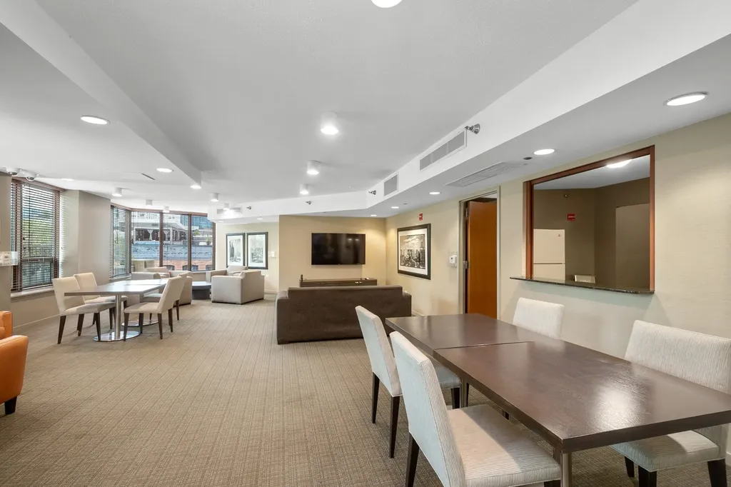 400 North La Salle Drive Chicago IL 60654