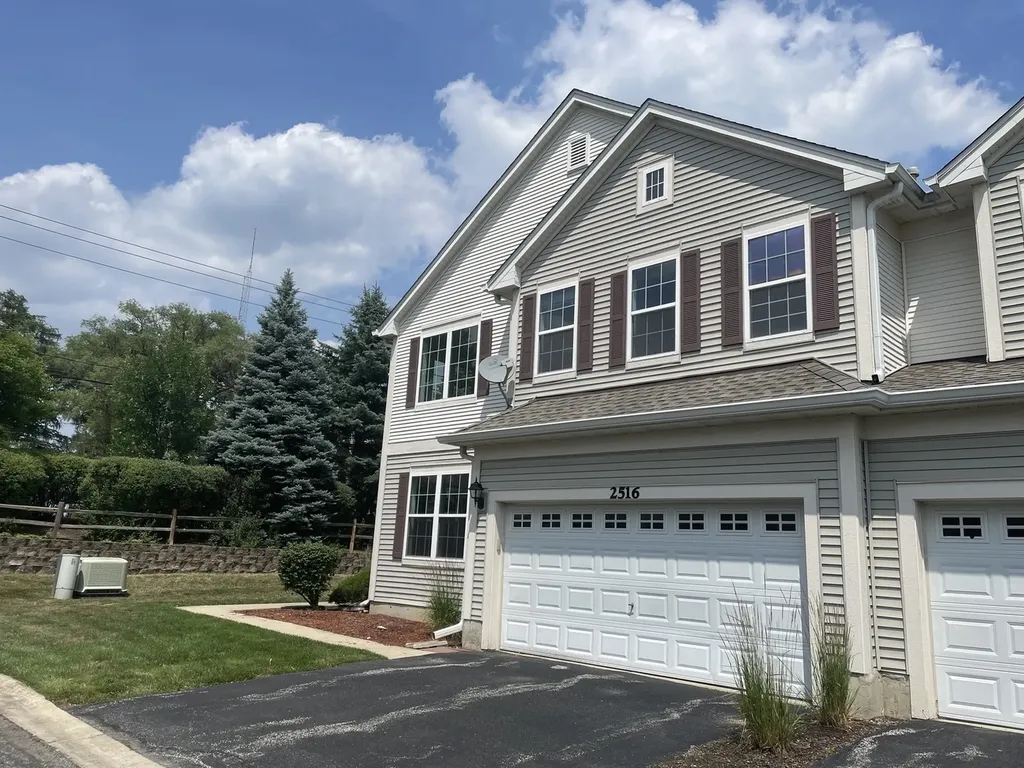 2516 Hillsboro Boulevard Aurora IL 60503